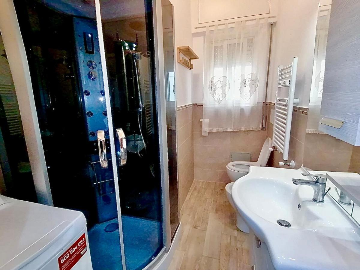 Апартаменти Relax Zambrini Лідо-ді-Остія Екстер'єр фото